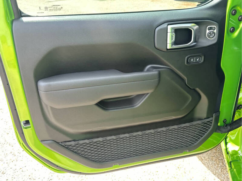 2025 Jeep Gladiator Sport S