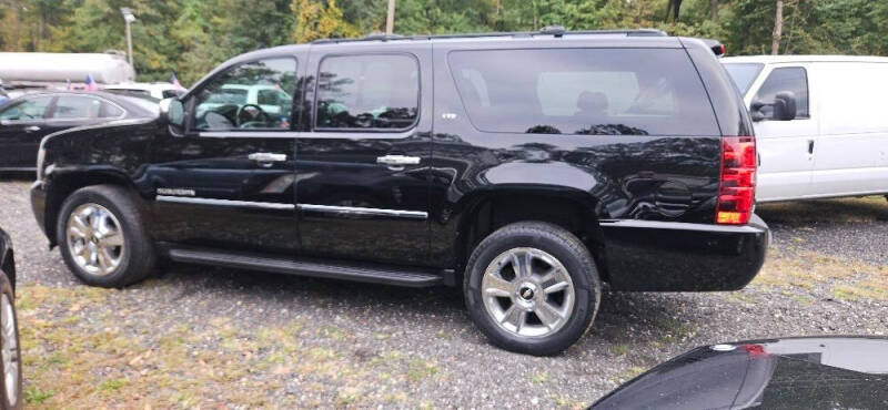 2010 Chevrolet Suburban LTZ's photo
