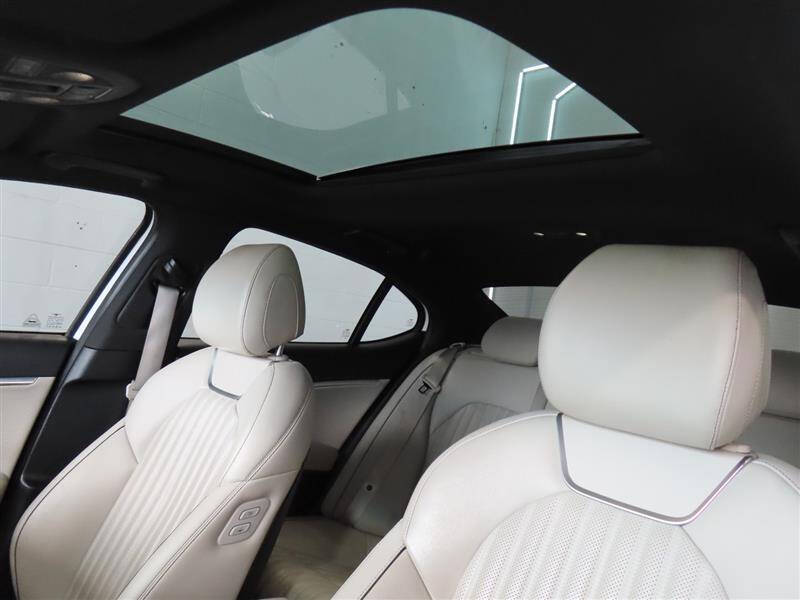 2022 Genesis G70