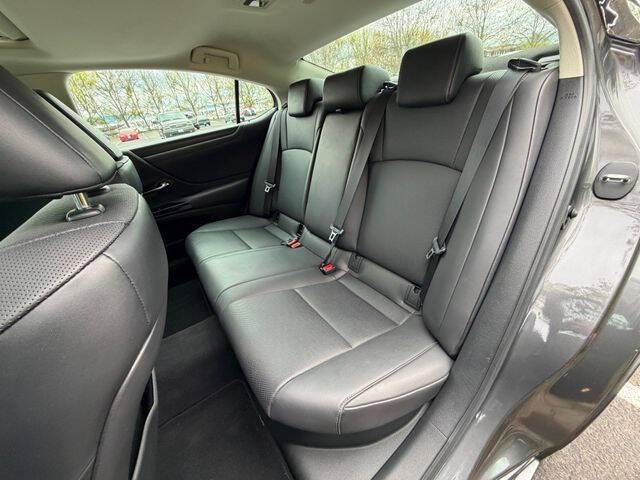 2022 Lexus ES 300h