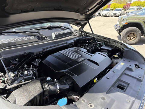 2023 Land Rover Defender 110 V8