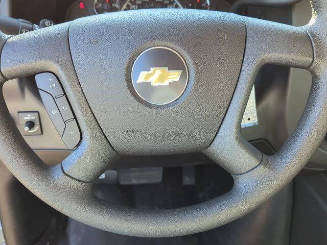 2025 Chevrolet Express 2500