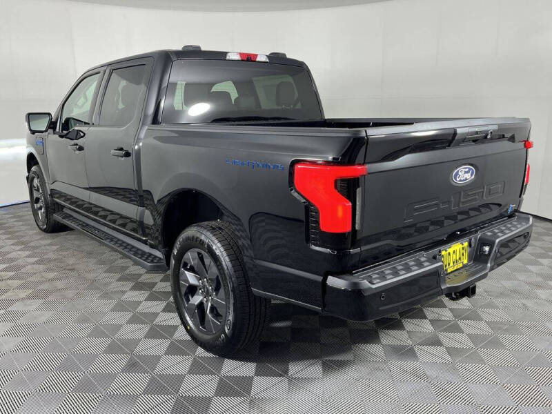 2025 Ford F-150 Lightning Flash