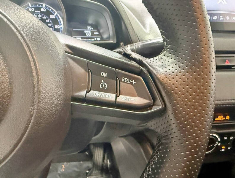 2020 Toyota Yaris LE