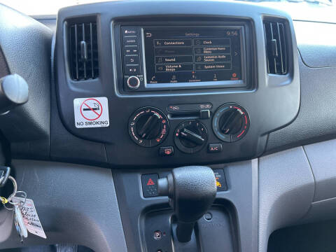 2020 Nissan NV200 SV