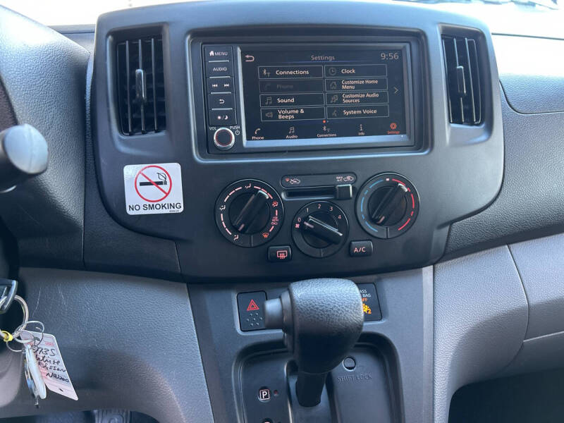 2020 Nissan NV200 SV