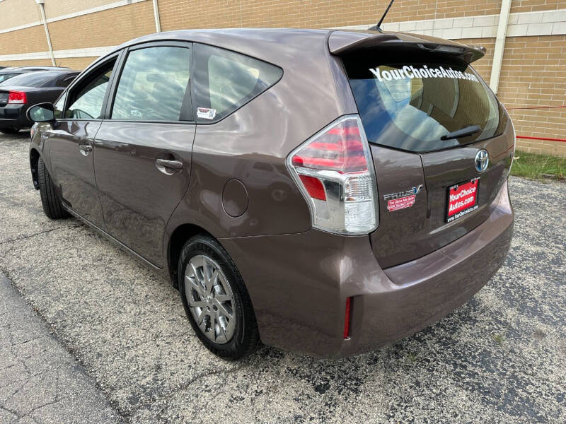 2015 Toyota Prius v Three