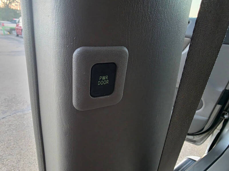 2009 Toyota Sienna LE 7-Passenger