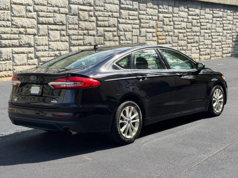 2020 Ford Fusion SE
