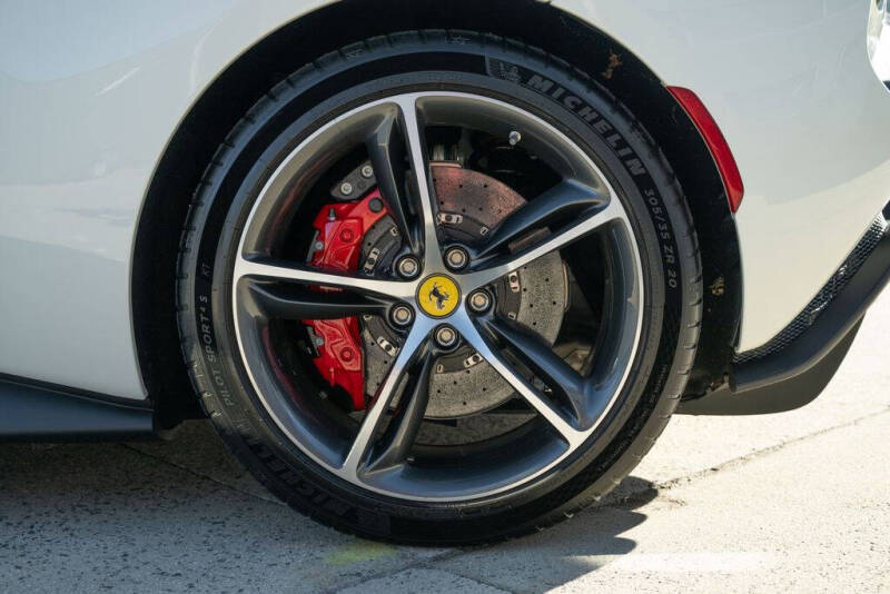 2024 Ferrari 296 GTS