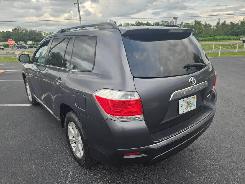 2011 Toyota Highlander SE