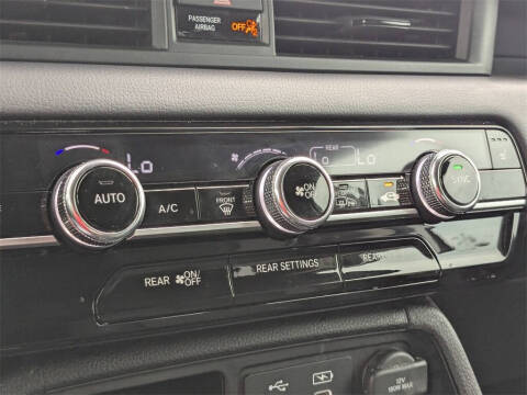 2024 Honda Pilot EX-L w/Rear Captain's Chairs