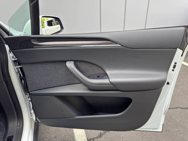 2023 Tesla Model X Standard Range