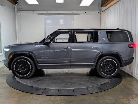 2025 Rivian R1S