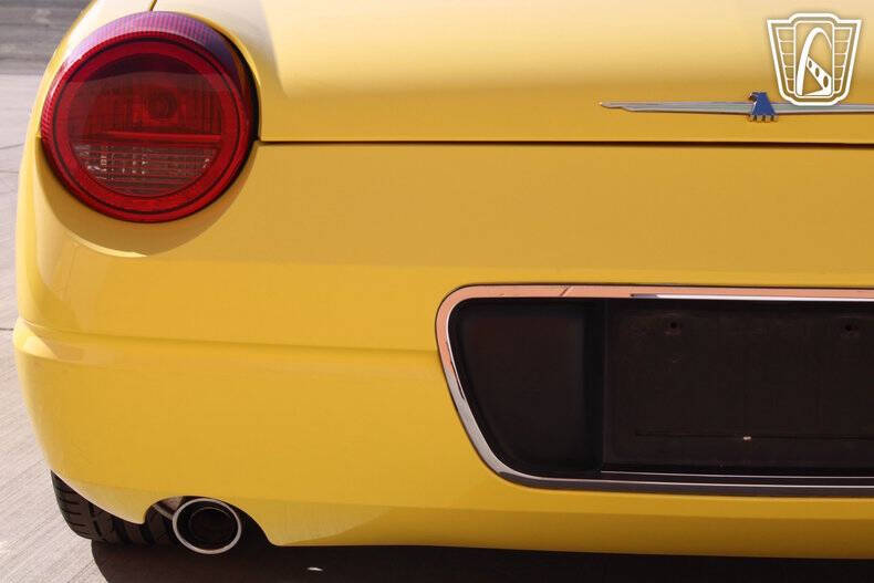 2004 Ford Thunderbird Deluxe