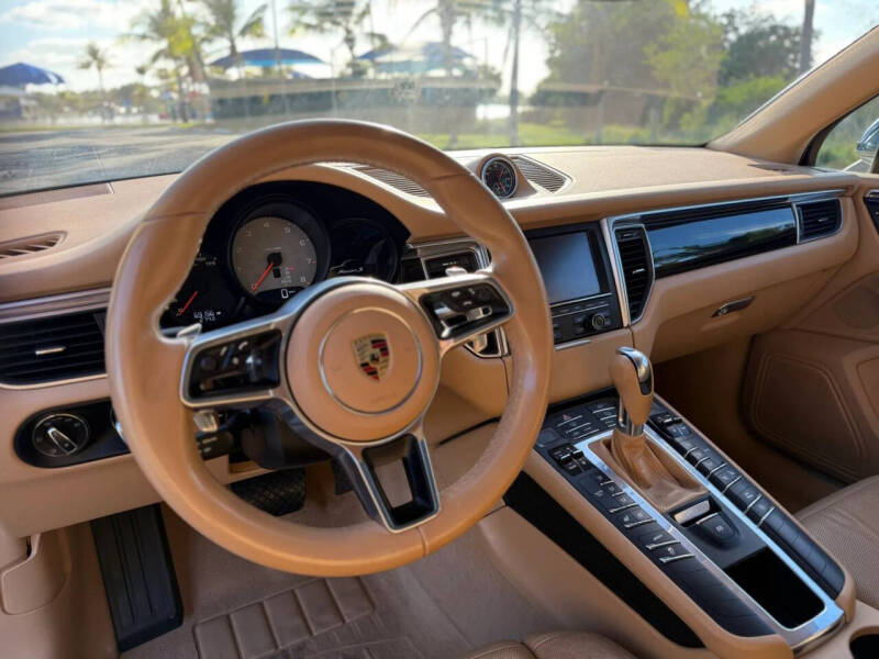 2016 Porsche Macan S