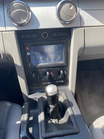 2006 Ford Mustang GT Deluxe