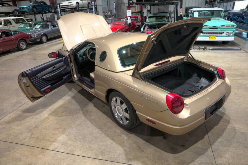 2005 Ford Thunderbird Deluxe