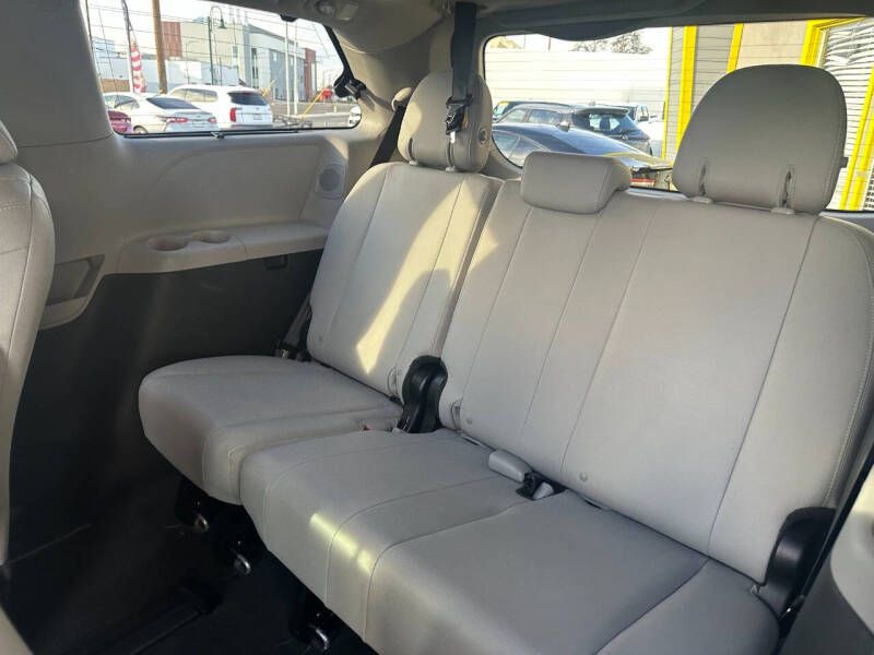 2017 Toyota Sienna Limited 7-Passenger
