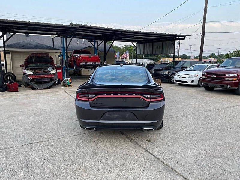 2017 Dodge Charger SXT