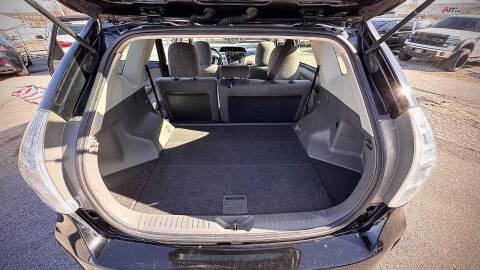 2014 Toyota Prius v Five