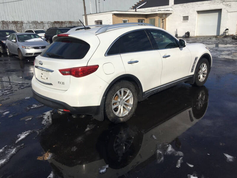 2010 INFINITI FX 35 photo 22