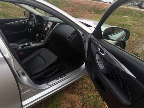 2015 Infiniti Q50 Premium