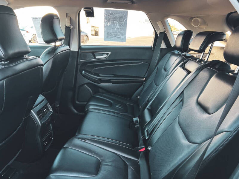 2022 Ford Edge Titanium