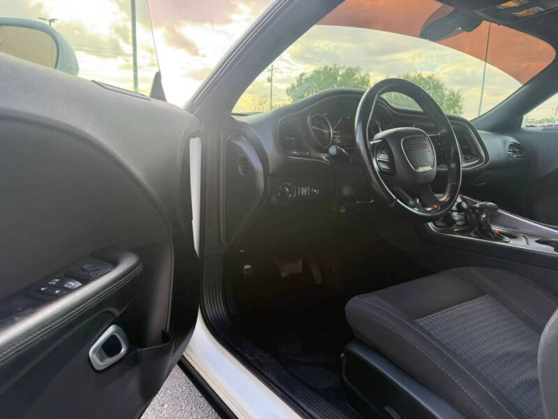 2021 Dodge Challenger SXT