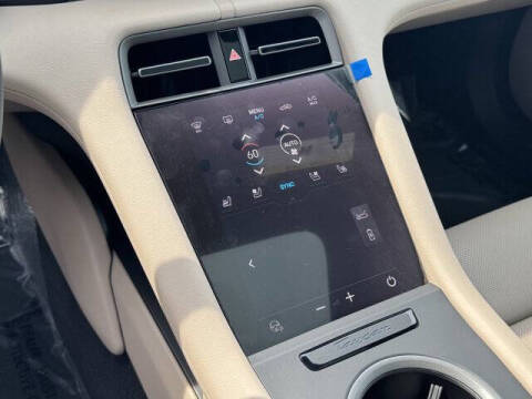 2025 Porsche Taycan 4