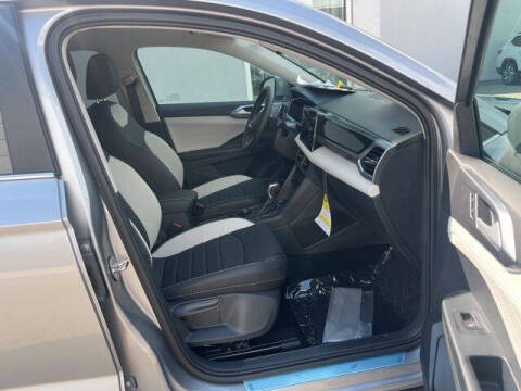 2025 Volkswagen Taos SEL 4Motion