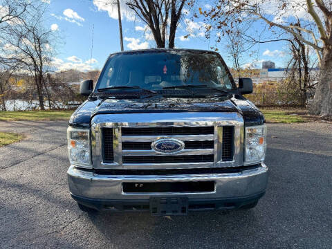 2011 Ford E-Series E-350 SD XLT