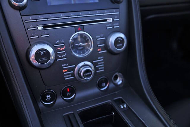 2012 Aston Martin V8 Vantage Roadster