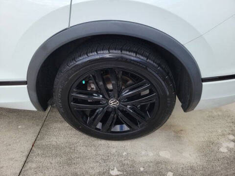 2022 Volkswagen Tiguan SE R-Line Black