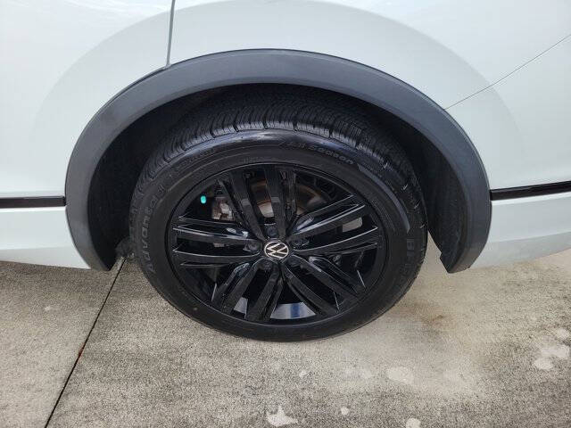 2022 Volkswagen Tiguan SE R-Line Black