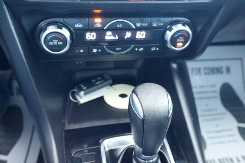 2018 Mazda MAZDA3 Touring