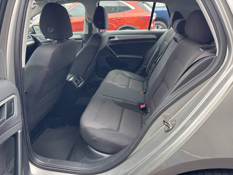 2017 Volkswagen Golf TSI S