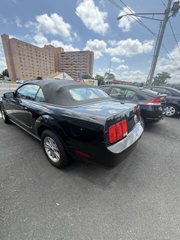 2007 Ford Mustang V6 Deluxe