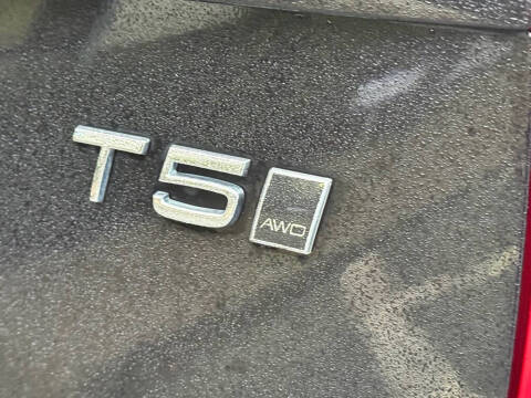 2016 Volvo XC90 T5 Momentum