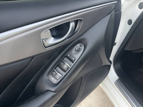 2015 Infiniti Q50 Premium