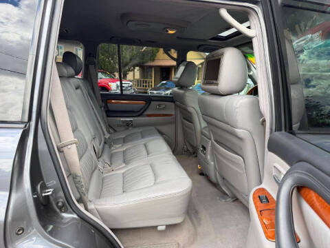 2004 Lexus LX 470