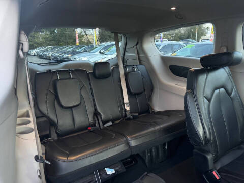 2021 Chrysler Voyager LXi