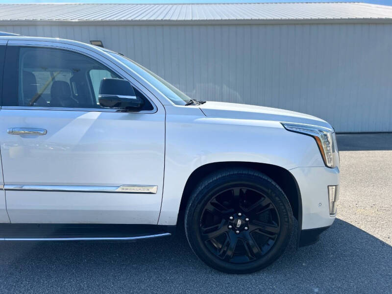 2017 Cadillac Escalade ESV Luxury