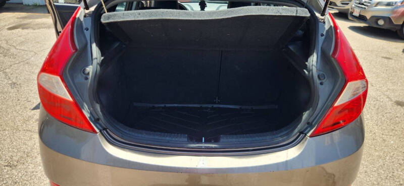 2013 Hyundai Accent SE