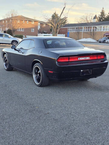 2009 Dodge Challenger SE