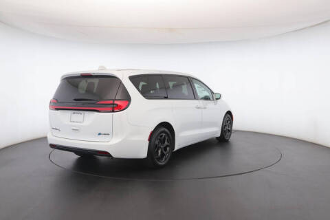 2022 Chrysler Pacifica Hybrid Touring L