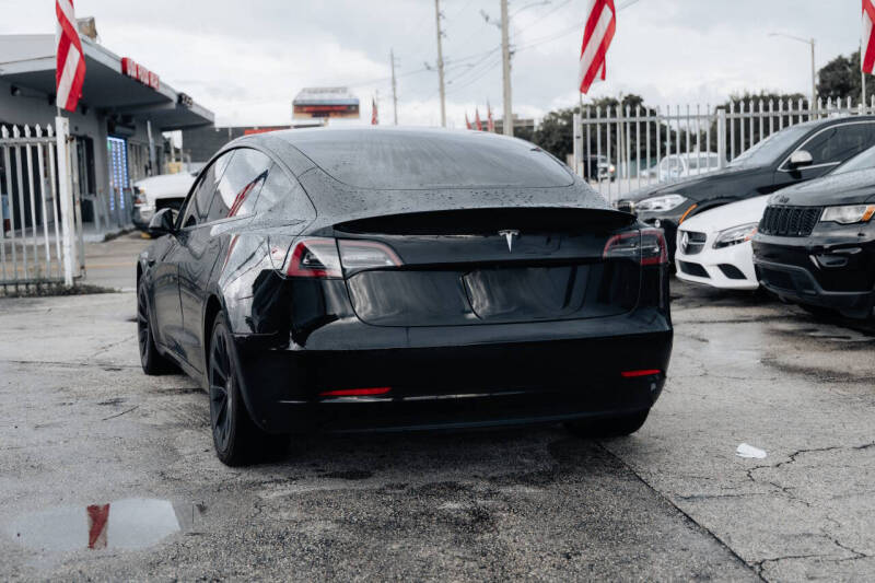 2021 Tesla Model 3 Standard Range Plus