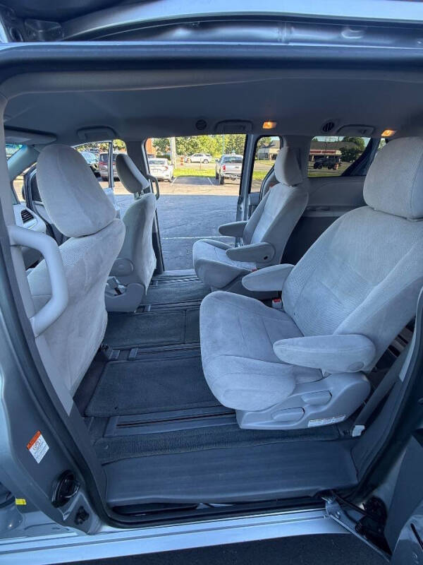 2017 Toyota Sienna L 7-Passenger