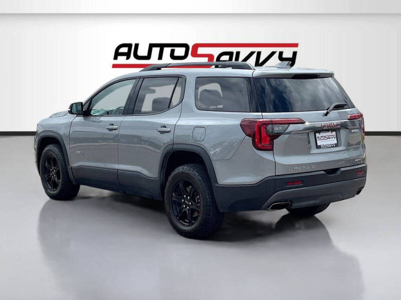 2023 GMC Acadia AT4