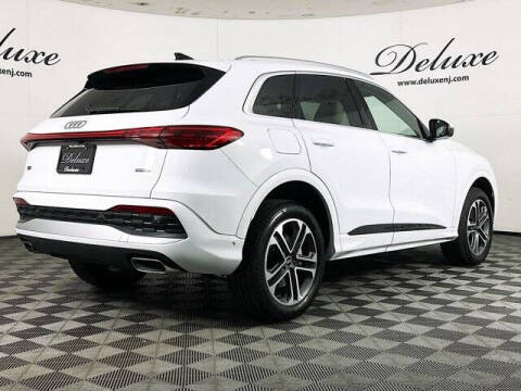 2025 Audi Q5 quattro Premium TFSI